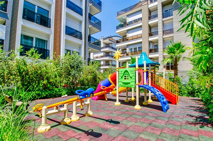 شقة 2 + 1 مع أثاث في مجمع راقي في ليمان