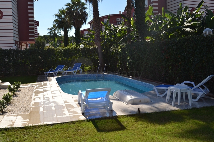 فيلا 4 + 1 مع أثاث في وسط بيليك