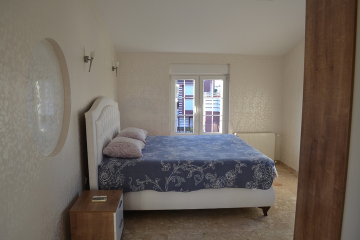 فيلا 4 + 1 مع أثاث في وسط بيليك