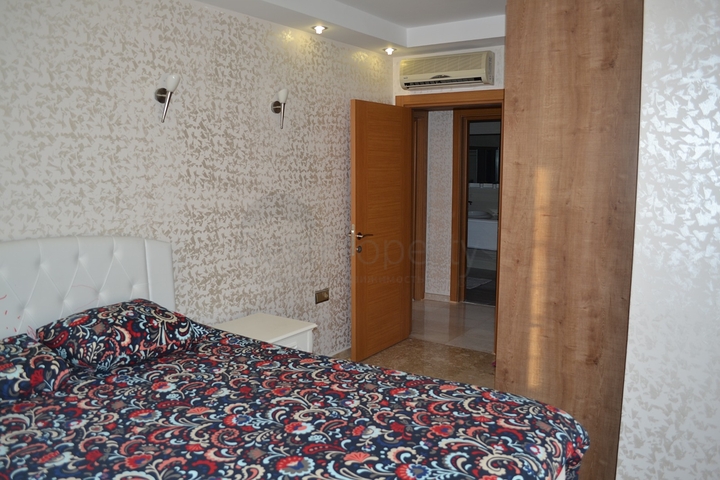 فيلا 4 + 1 مع أثاث في وسط بيليك