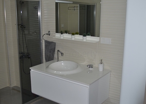 فيلا 4 + 1 مع أثاث في وسط بيليك