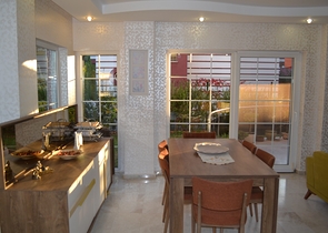 فيلا 4 + 1 مع أثاث في وسط بيليك