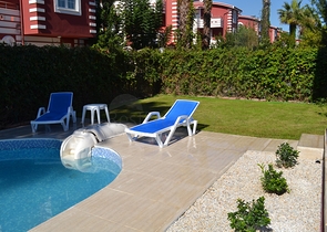 فيلا 4 + 1 مع أثاث في وسط بيليك