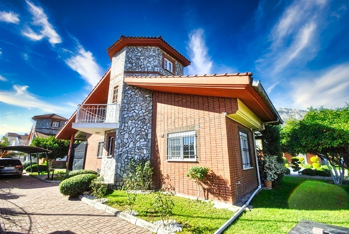 فيلا مريحة 3 + 1 في أصلانبوجاك كيمير