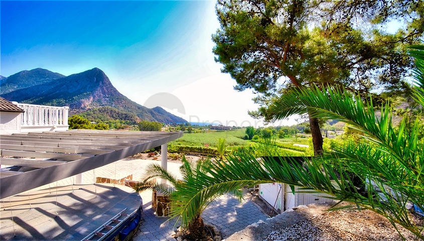 فيلا رائعة منفصلة للبيع مطلة على البحر في أنطاليا - كيمير