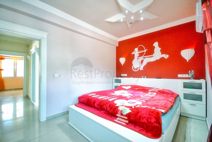 فيلا رائعة منفصلة للبيع مطلة على البحر في أنطاليا - كيمير