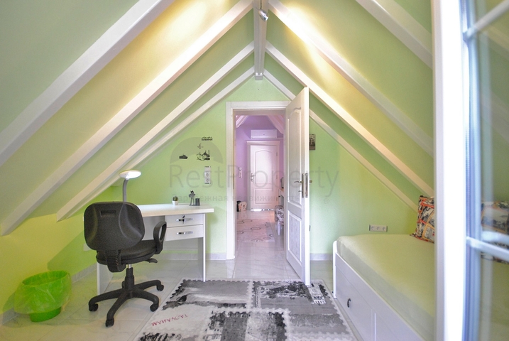 فيلا رائعة منفصلة للبيع مطلة على البحر في أنطاليا - كيمير