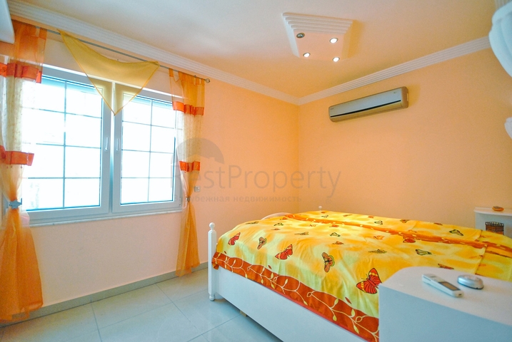 فيلا رائعة منفصلة للبيع مطلة على البحر في أنطاليا - كيمير