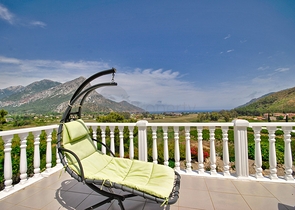 فيلا رائعة منفصلة للبيع مطلة على البحر في أنطاليا - كيمير