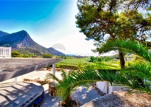 فيلا رائعة منفصلة للبيع مطلة على البحر في أنطاليا - كيمير