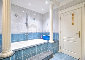 فيلا رائعة منفصلة للبيع مطلة على البحر في أنطاليا - كيمير