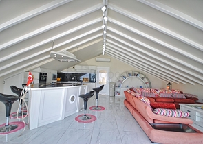 فيلا رائعة منفصلة للبيع مطلة على البحر في أنطاليا - كيمير