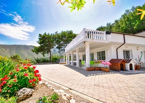 فيلا رائعة منفصلة للبيع مطلة على البحر في أنطاليا - كيمير