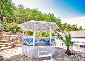 فيلا رائعة منفصلة للبيع مطلة على البحر في أنطاليا - كيمير