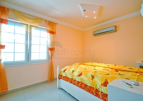 فيلا رائعة منفصلة للبيع مطلة على البحر في أنطاليا - كيمير