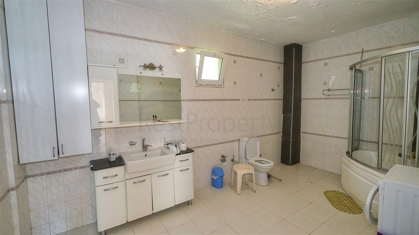 فيلا فاخرة مع مسبح خاص وإطلالات على البحر