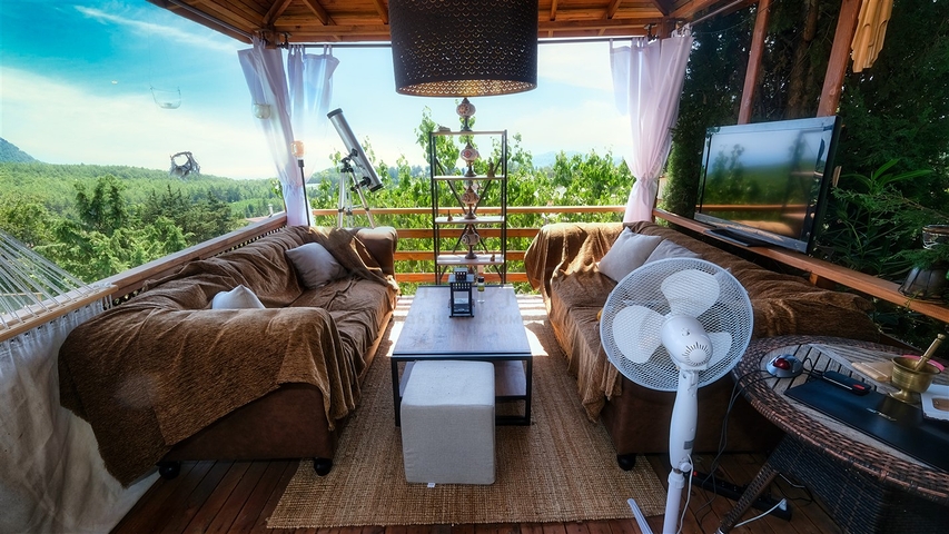 فيلا فاخرة مع مسبح خاص وإطلالات على البحر