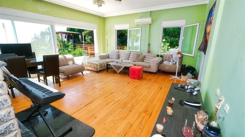 فيلا فاخرة مع مسبح خاص وإطلالات على البحر