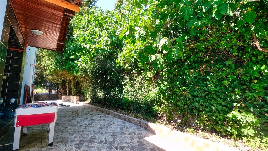 فيلا فاخرة مع مسبح خاص وإطلالات على البحر