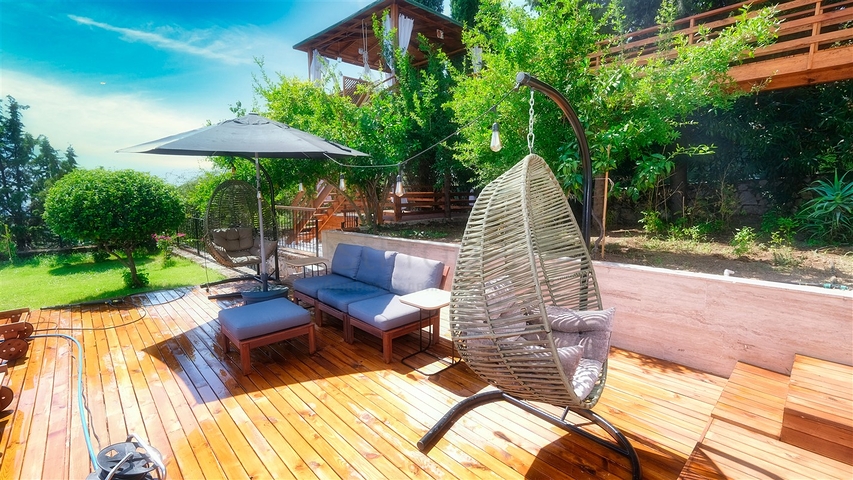 فيلا فاخرة مع مسبح خاص وإطلالات على البحر