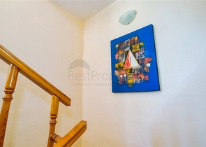 فيلا فاخرة مع مسبح خاص وإطلالات على البحر