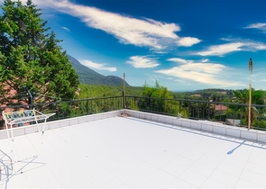 فيلا فاخرة مع مسبح خاص وإطلالات على البحر