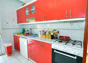 فيلا فاخرة مع مسبح خاص وإطلالات على البحر