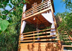 فيلا فاخرة مع مسبح خاص وإطلالات على البحر