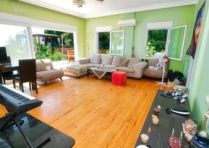 فيلا فاخرة مع مسبح خاص وإطلالات على البحر