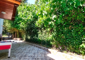 فيلا فاخرة مع مسبح خاص وإطلالات على البحر