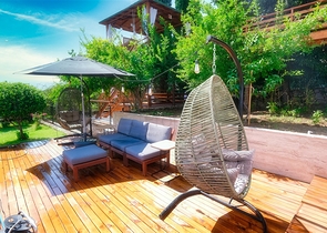 فيلا فاخرة مع مسبح خاص وإطلالات على البحر