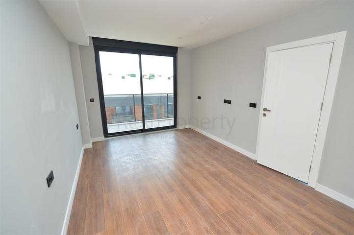 مجمع سكني جديد ببنية تحتية غنية في منطقة لارا