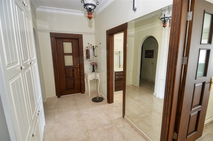 شقة فسيحة 3 + 1 في لارا أنطاليا مطلة على البحر