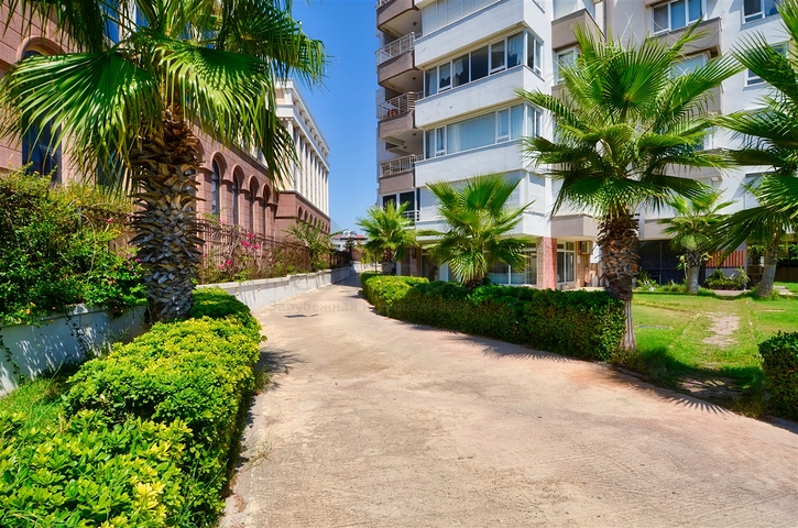 شقة فسيحة 3 + 1 في لارا أنطاليا مطلة على البحر