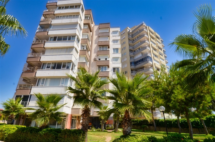 شقة فسيحة 3 + 1 في لارا أنطاليا مطلة على البحر