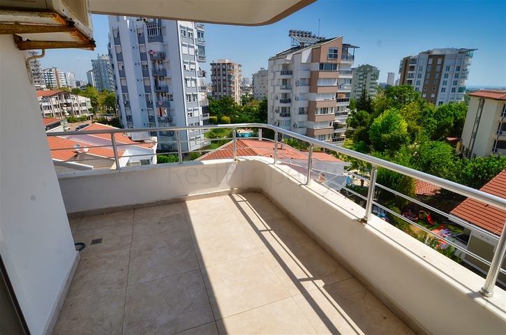 شقة فسيحة 3 + 1 في لارا أنطاليا مطلة على البحر