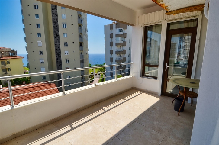 شقة فسيحة 3 + 1 في لارا أنطاليا مطلة على البحر