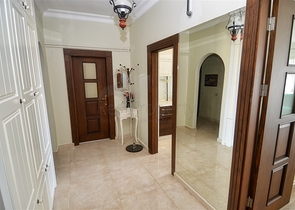 شقة فسيحة 3 + 1 في لارا أنطاليا مطلة على البحر