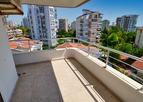 شقة فسيحة 3 + 1 في لارا أنطاليا مطلة على البحر