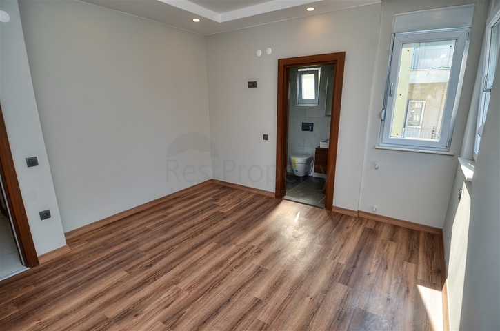 شقة واسعة 3 + 1 في مراد باشا أنطاليا