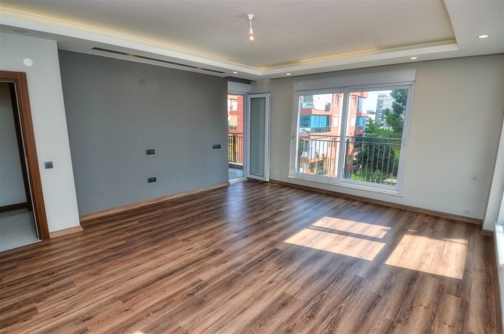 شقة واسعة 3 + 1 في مراد باشا أنطاليا