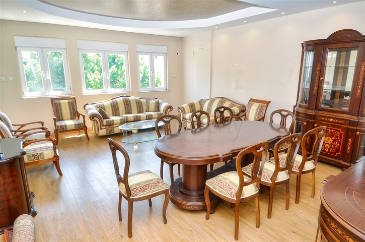 شقة واسعة 3 + 1 في مراد باشا أنطاليا