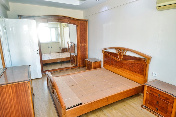 شقة واسعة 3 + 1 في مراد باشا أنطاليا