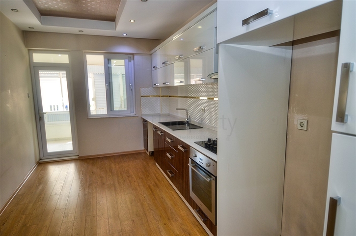 شقة واسعة 3 + 1 في مراد باشا أنطاليا