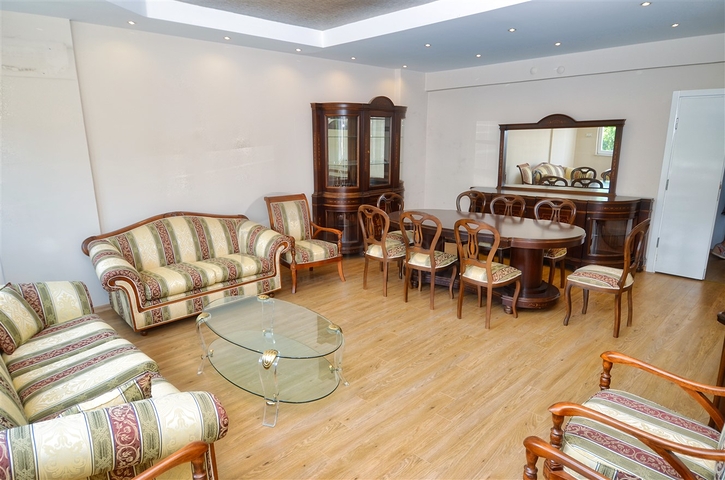 شقة واسعة 3 + 1 في مراد باشا أنطاليا