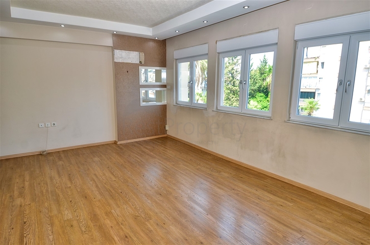 شقة واسعة 3 + 1 في مراد باشا أنطاليا