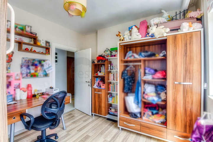 شقة فسيحة 2 + 1 في ساريسو ، كونيالتي