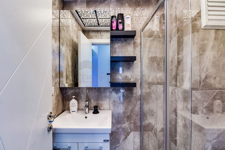 شقة فاخرة 2 + 1 مع أثاث في كونيالتي ، ساريسو