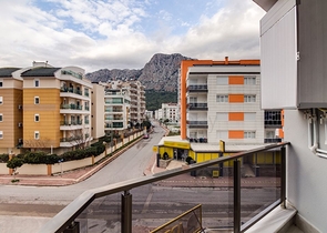 شقة فاخرة 2 + 1 مع أثاث في كونيالتي ، ساريسو