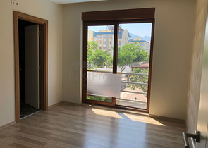 شقة مريحة 2 + 1 في مشروع منتهي في هورما كونيالتي